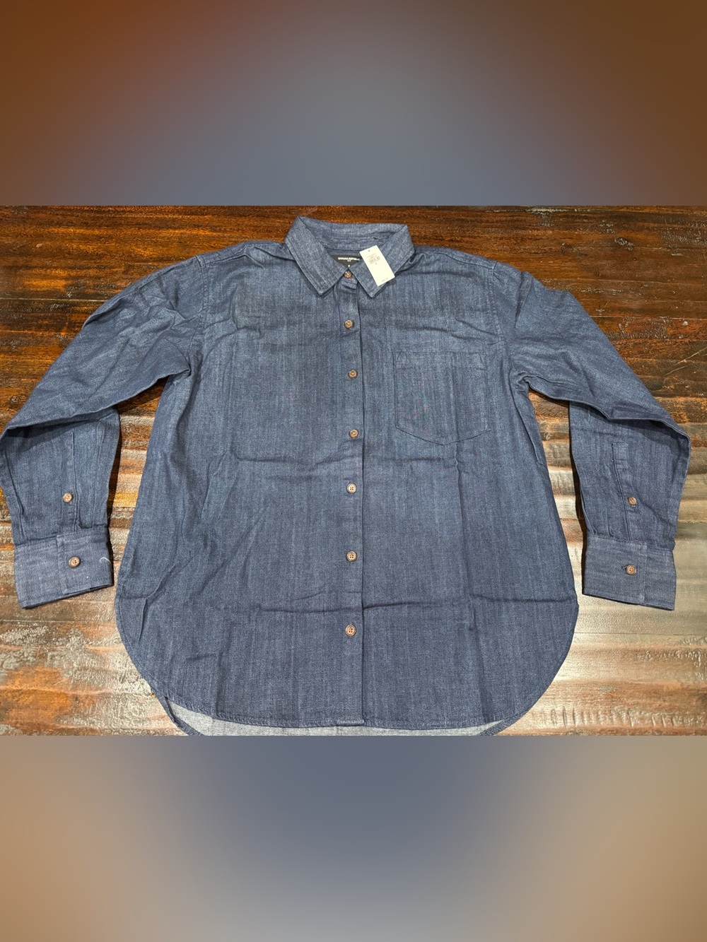 New with tags, Women’s Banana Republic Dark Denim Long-Sleeved Button-down 🍂